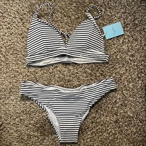 Cupshe bathing suit. Small. Black and white